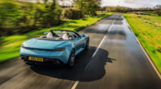 阿斯頓·馬丁DB12 Volante:拳打賓利歐陸GTC,腳踢法拉利Roma Spider