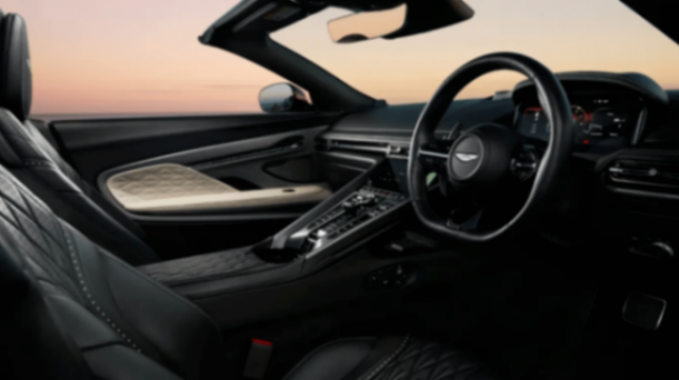 阿斯頓·馬丁DB12 Volante:拳打賓利歐陸GTC,腳踢法拉利Roma Spider