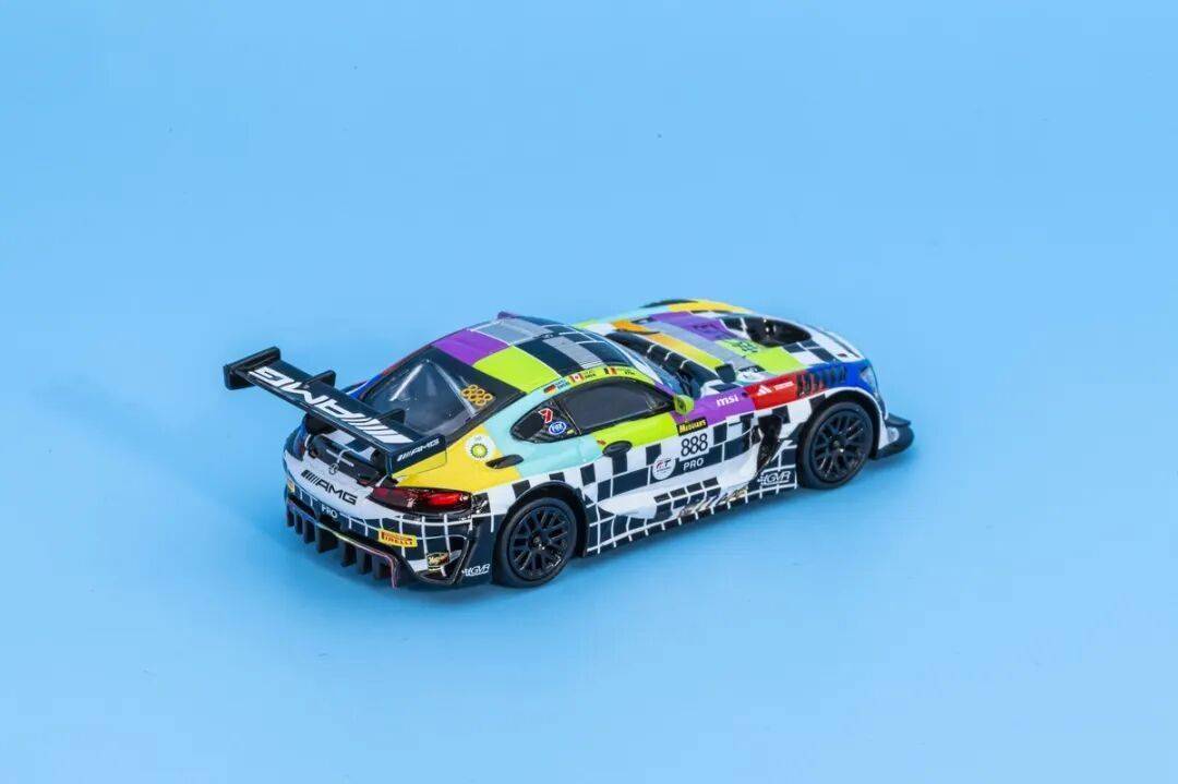 梅賽德斯-AMG GT3是一款專為GT3賽事打造的高性能賽車,代表了奔馳在賽車運(yùn)動領(lǐng)域的頂尖技術(shù)水準(zhǔn)