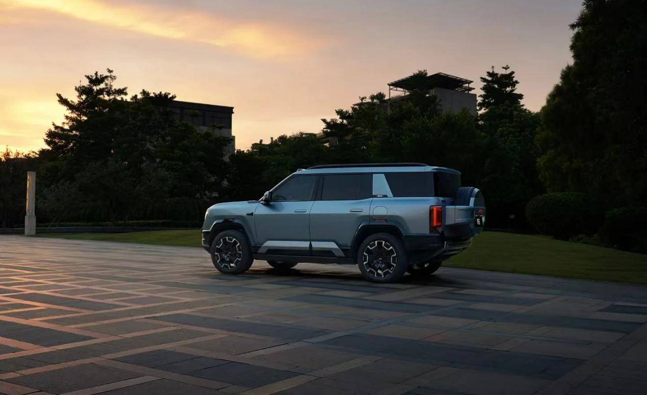 上市80天熱銷超5萬(wàn)輛 方程豹鈦7現(xiàn)象級(jí)增長(zhǎng)趨勢(shì)密碼