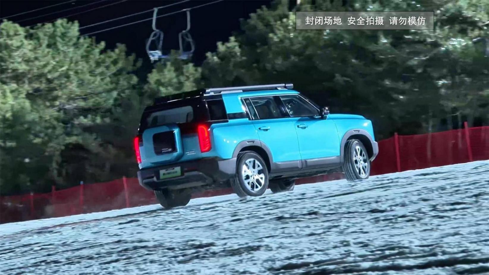 BJ30旅行家×李庚希:黑級雪道上的“全能旅行王者”