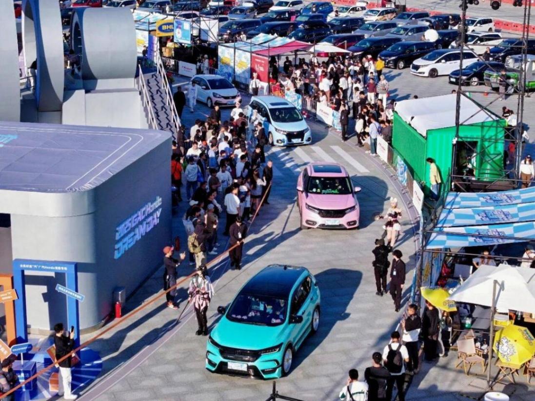 在“快消”造車的時代,享受一場廣汽本田躁夢節的慢事件