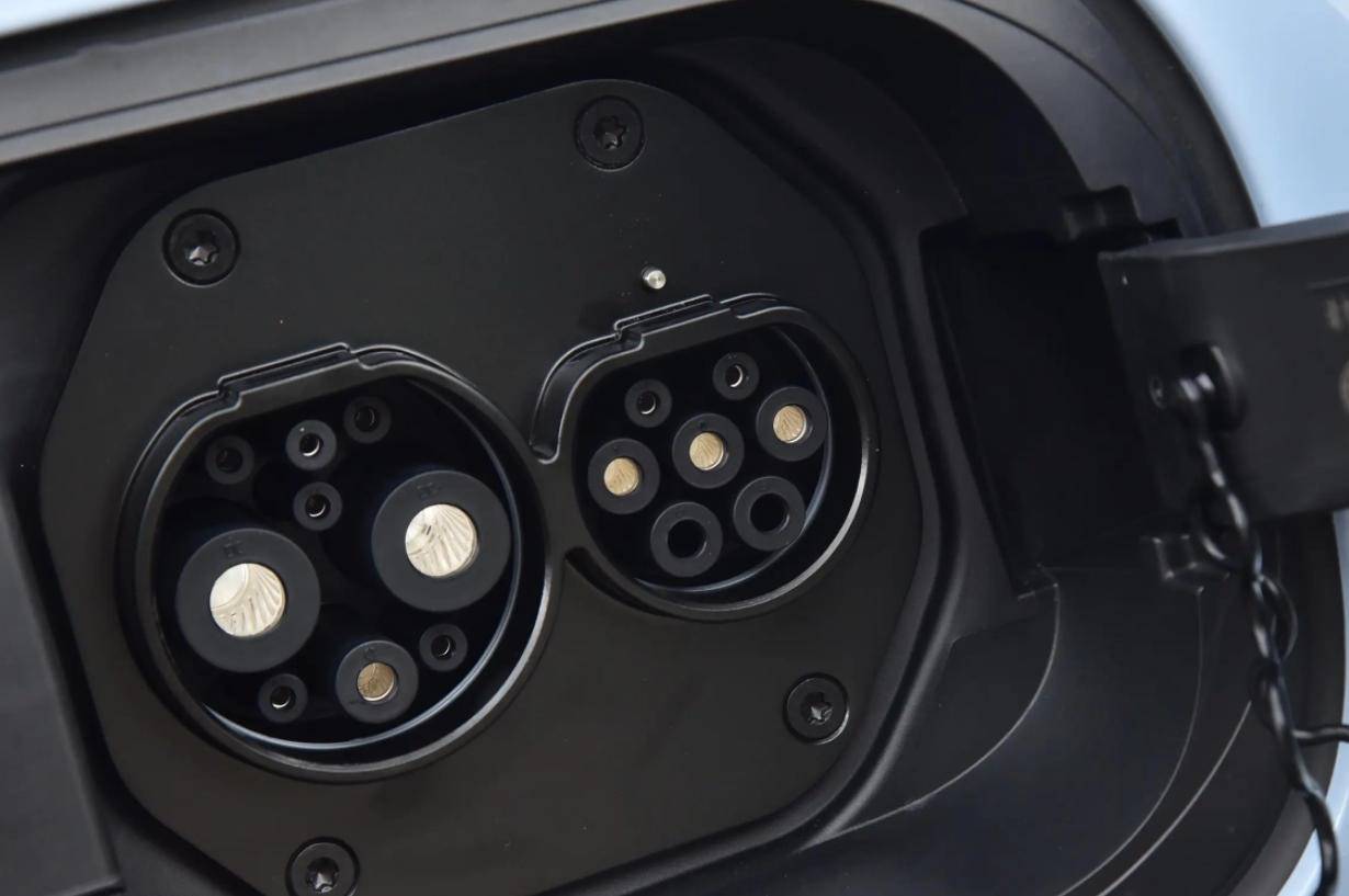 最新坦克300插混版 換了新電池 還有什么不同