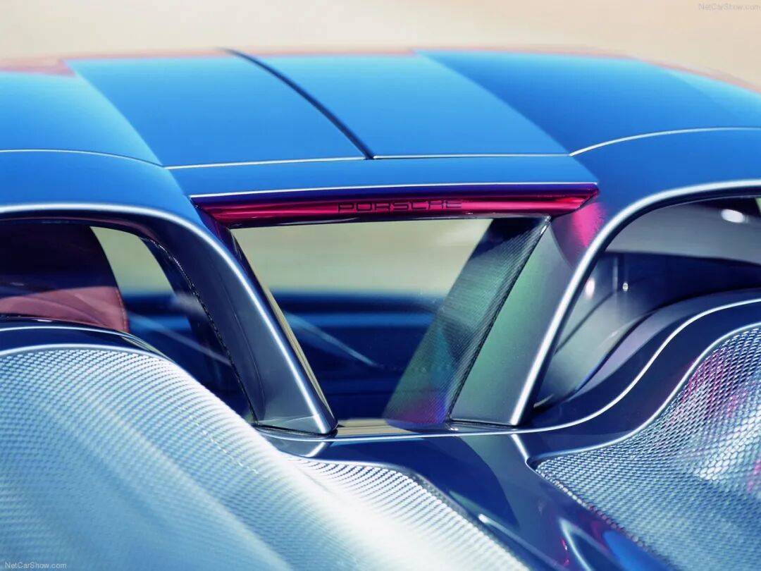 兩千萬的手動擋:能買Carrera GT的人,不關(guān)心這車多少錢