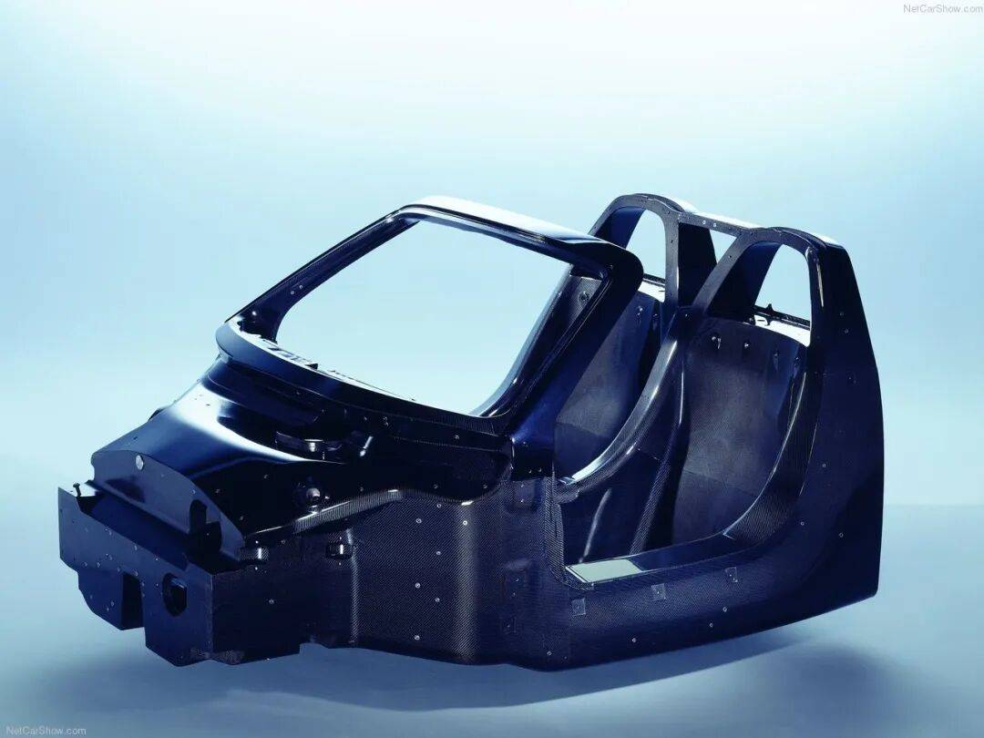 兩千萬的手動擋:能買Carrera GT的人,不關(guān)心這車多少錢